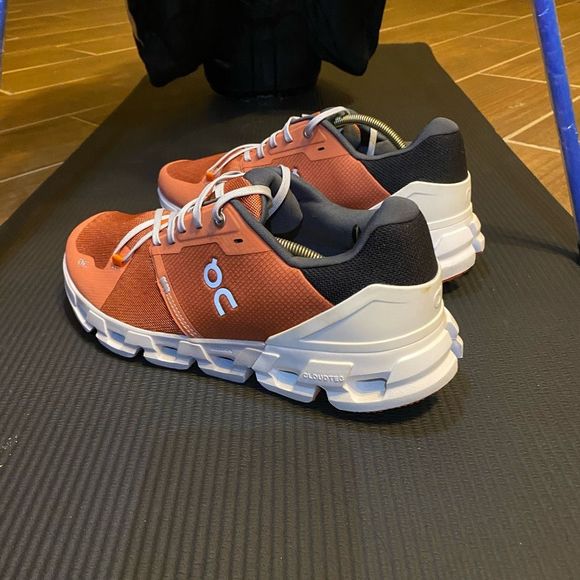 ON CLUD FLYER - Men’s Running Shoes - SIZE 10 - Picture 2 of 11